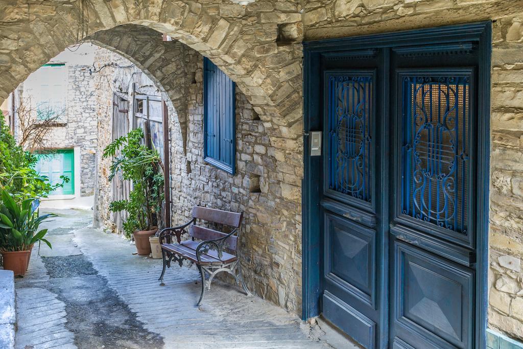Redblue Door Two Traditional Listed Houses Pano Lefkara Esterno foto